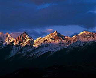 《给他爱5》增强版Steam褒贬不一 画质提升不少